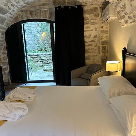 La Maison Des Vendangeurs - Table D'Hotes Le Soir Du Jeudi Au Dimanche- Jacuzzi - Balneo Spa - Acces Piscine Pour Toutes Les Chambres Sauf Studio Coquet- Piscine De Mai A Mi-Octobre Martignargues Exterior photo