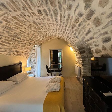 La Maison Des Vendangeurs - Table D'Hotes Le Soir Du Jeudi Au Dimanche- Jacuzzi - Balneo Spa - Acces Piscine Pour Toutes Les Chambres Sauf Studio Coquet- Piscine De Mai A Mi-Octobre Martignargues Exterior photo