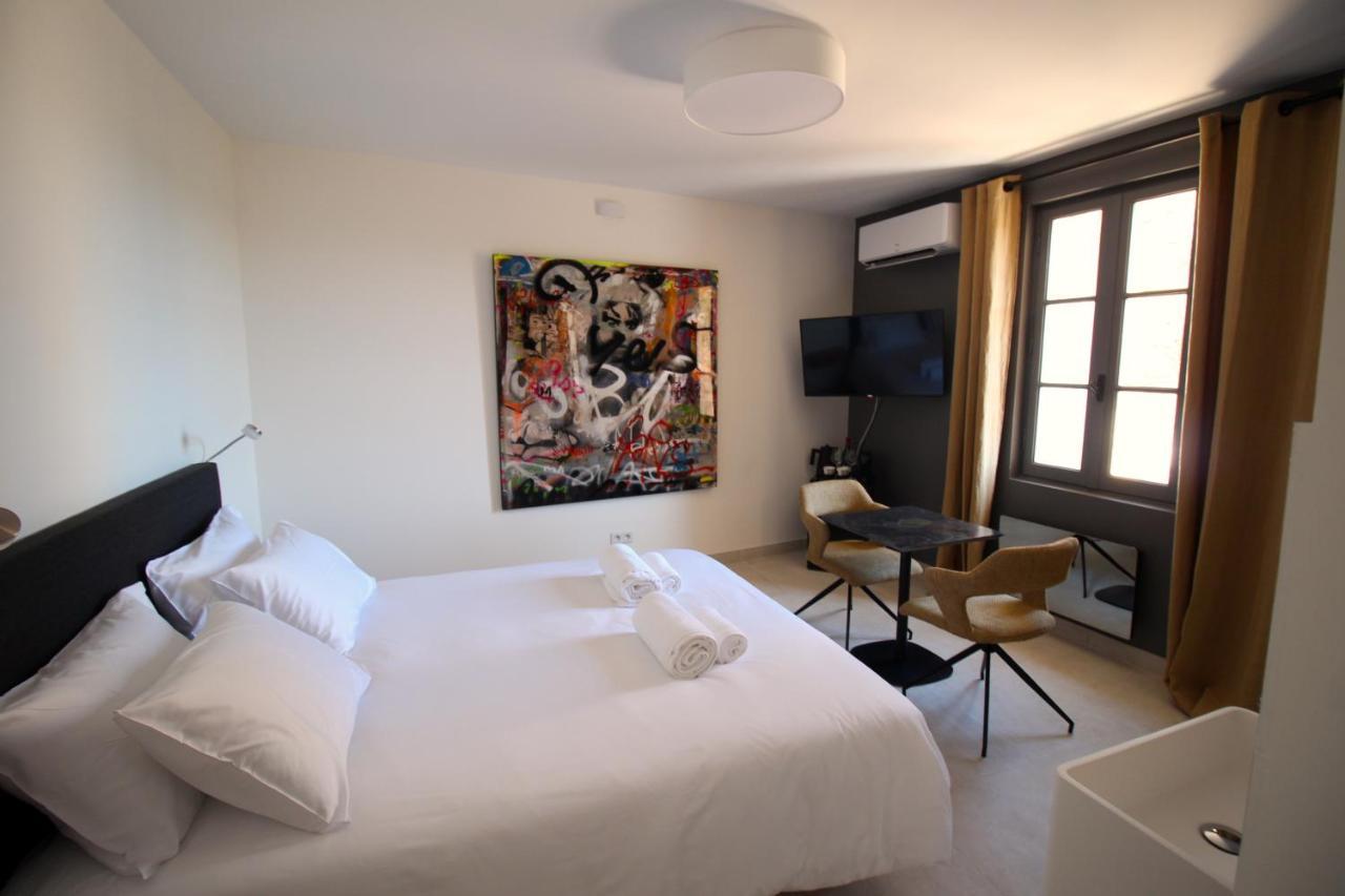 La Maison Des Vendangeurs - Table D'Hotes Le Soir Du Jeudi Au Dimanche- Jacuzzi - Balneo Spa - Acces Piscine Pour Toutes Les Chambres Sauf Studio Coquet- Piscine De Mai A Mi-Octobre Martignargues Exterior photo
