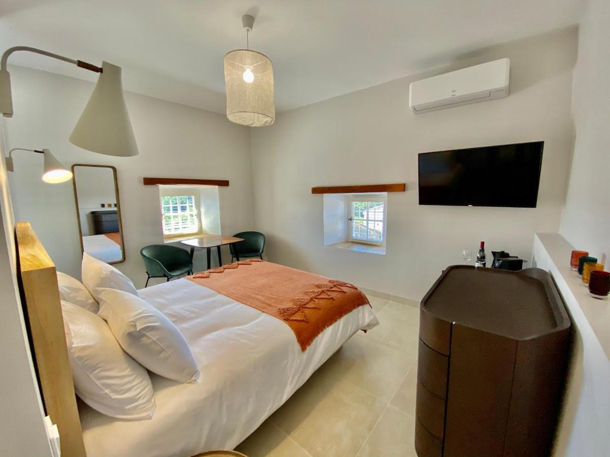 La Maison Des Vendangeurs - Table D'Hotes Le Soir Du Jeudi Au Dimanche- Jacuzzi - Balneo Spa - Acces Piscine Pour Toutes Les Chambres Sauf Studio Coquet- Piscine De Mai A Mi-Octobre Martignargues Exterior photo