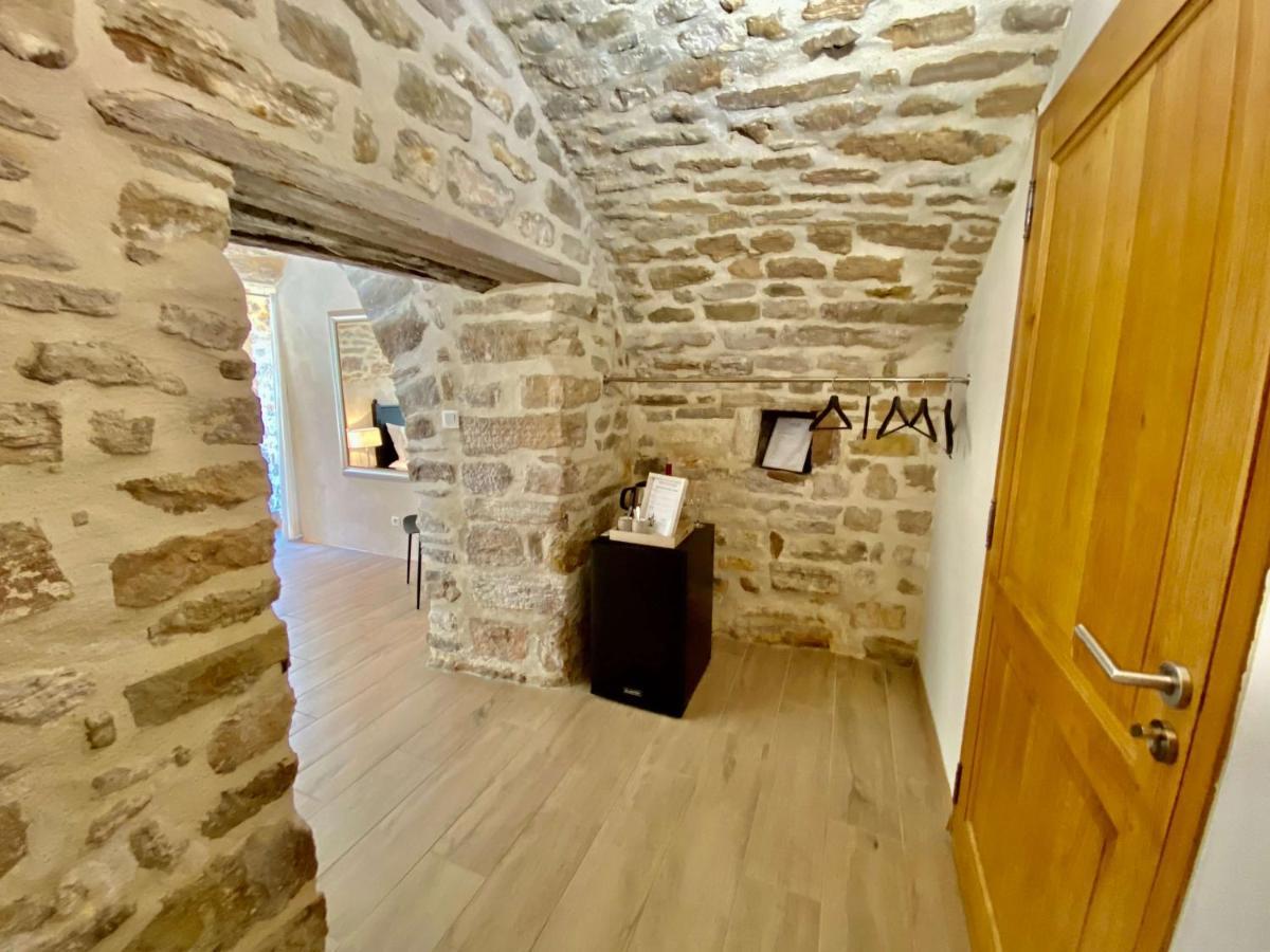 La Maison Des Vendangeurs - Table D'Hotes Le Soir Du Jeudi Au Dimanche- Jacuzzi - Balneo Spa - Acces Piscine Pour Toutes Les Chambres Sauf Studio Coquet- Piscine De Mai A Mi-Octobre Martignargues Exterior photo