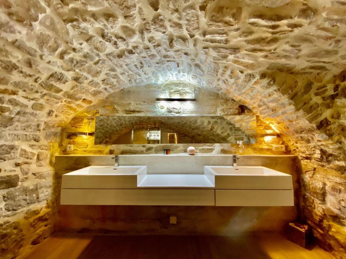 La Maison Des Vendangeurs - Table D'Hotes Le Soir Du Jeudi Au Dimanche- Jacuzzi - Balneo Spa - Acces Piscine Pour Toutes Les Chambres Sauf Studio Coquet- Piscine De Mai A Mi-Octobre Martignargues Exterior photo