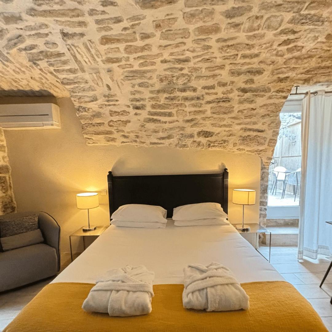 La Maison Des Vendangeurs - Table D'Hotes Le Soir Du Jeudi Au Dimanche- Jacuzzi - Balneo Spa - Acces Piscine Pour Toutes Les Chambres Sauf Studio Coquet- Piscine De Mai A Mi-Octobre Martignargues Exterior photo