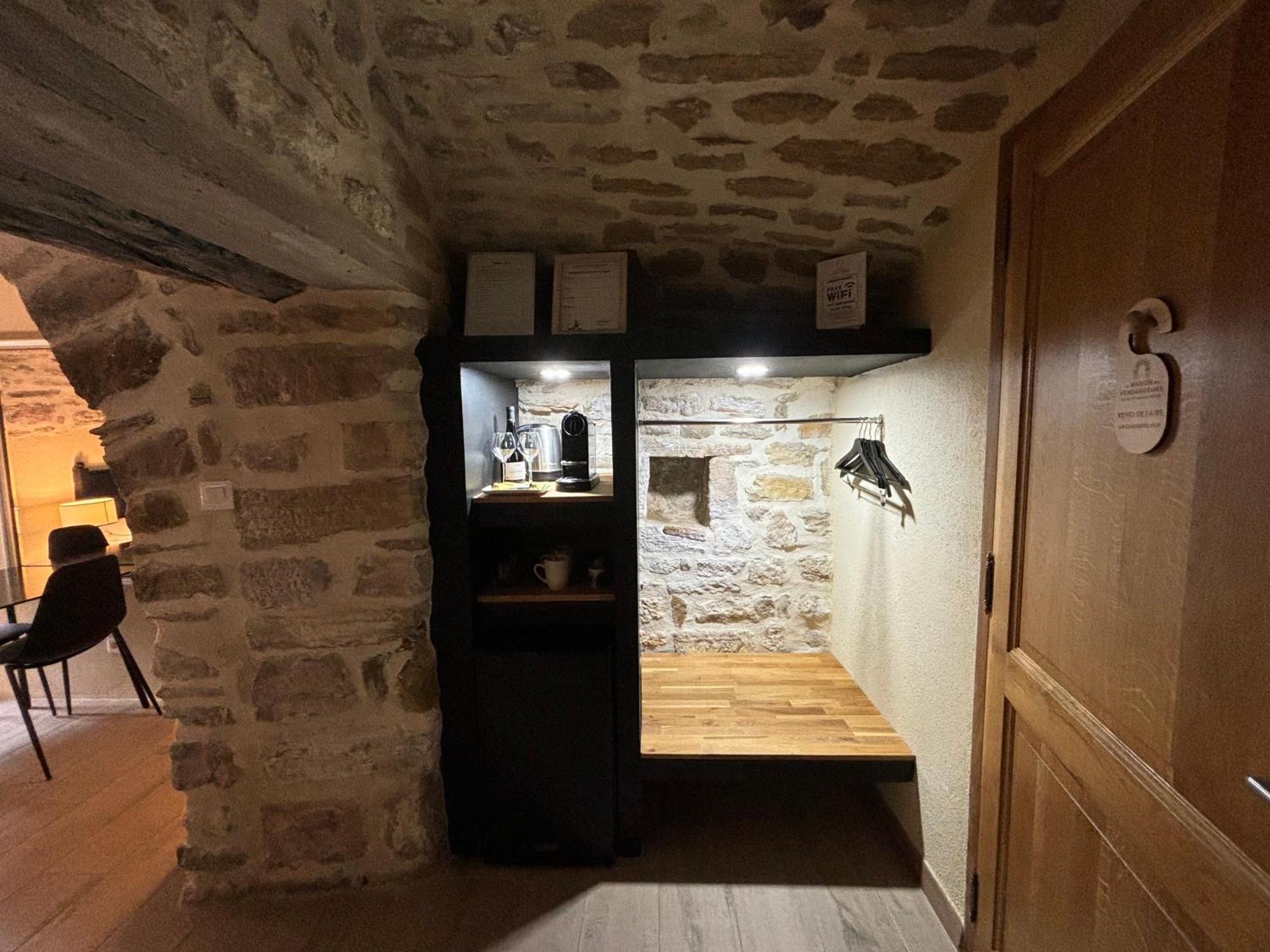 La Maison Des Vendangeurs - Table D'Hotes Le Soir Du Jeudi Au Dimanche- Jacuzzi - Balneo Spa - Acces Piscine Pour Toutes Les Chambres Sauf Studio Coquet- Piscine De Mai A Mi-Octobre Martignargues Exterior photo